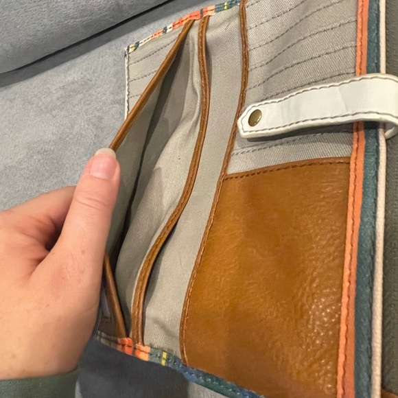 Multi-color fossil wallet - Picture 4 of 7